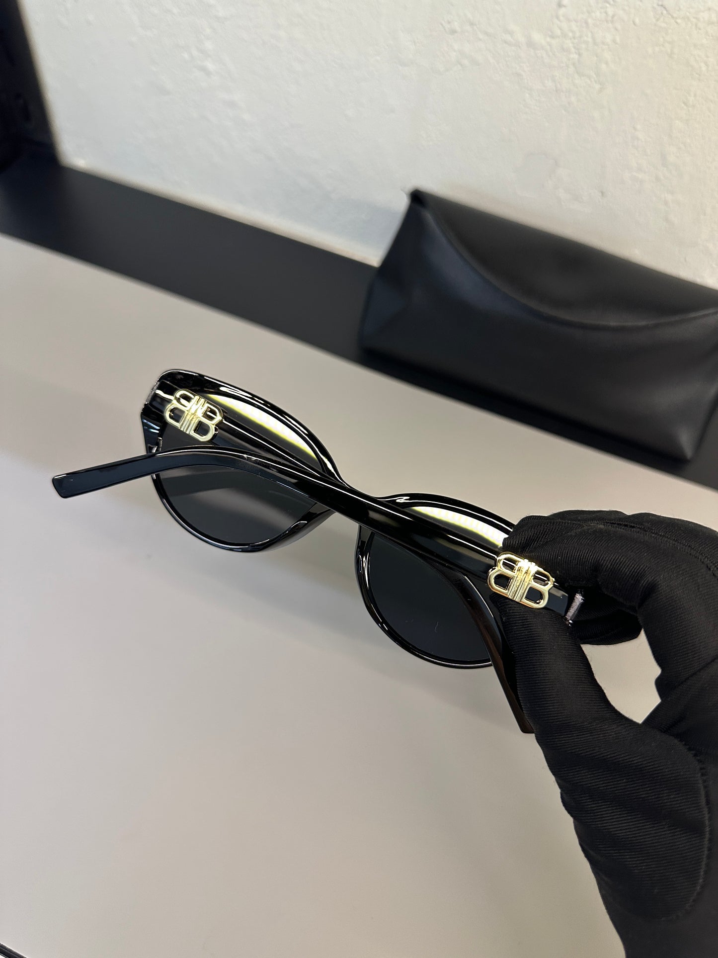 Ba/enciaga Style Sunglass