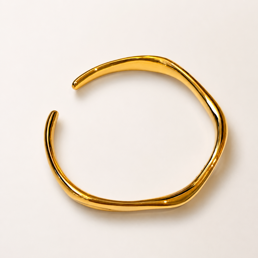 Classic Wavy Bangle