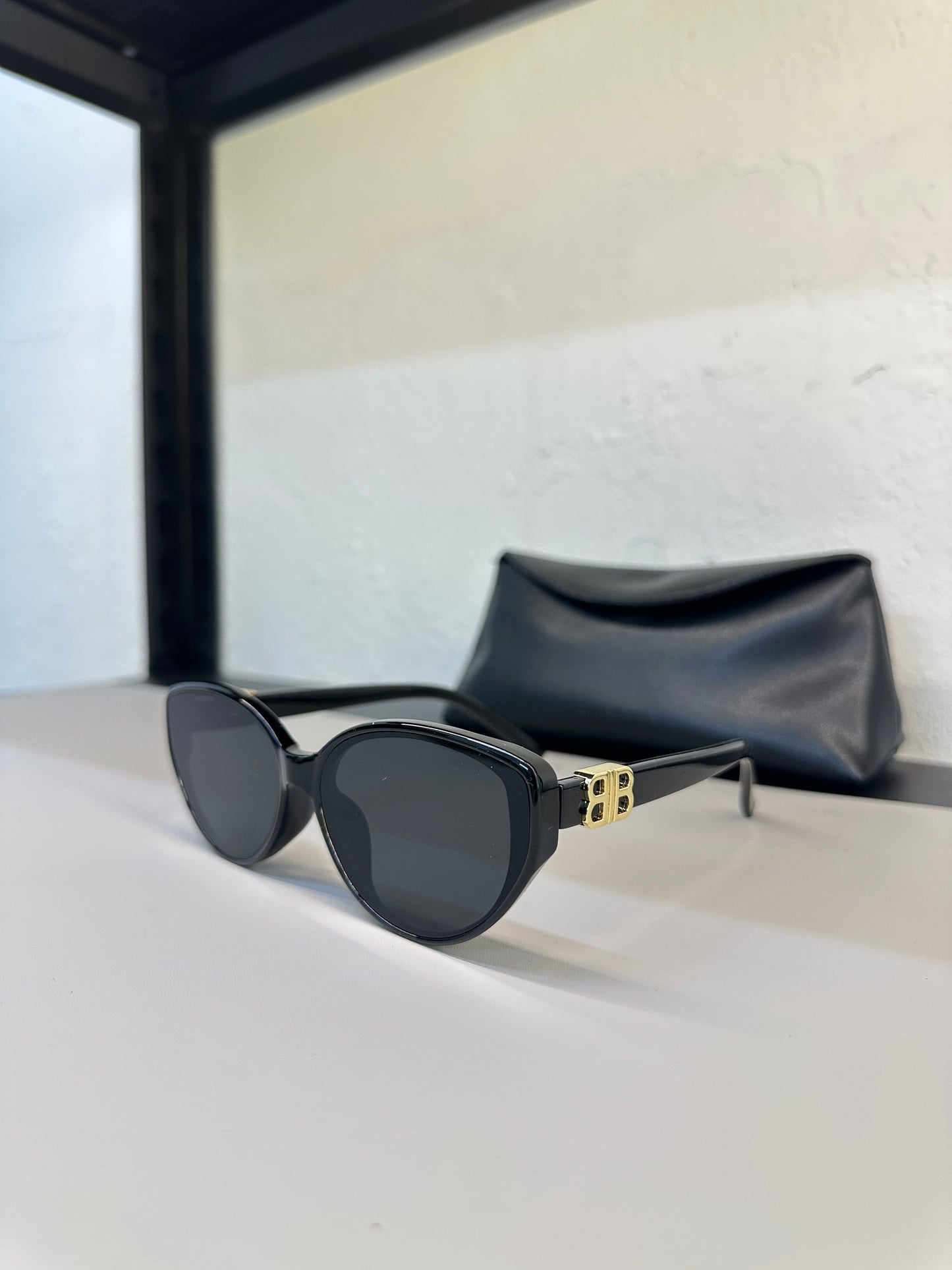 Ba/enciaga Style Sunglass