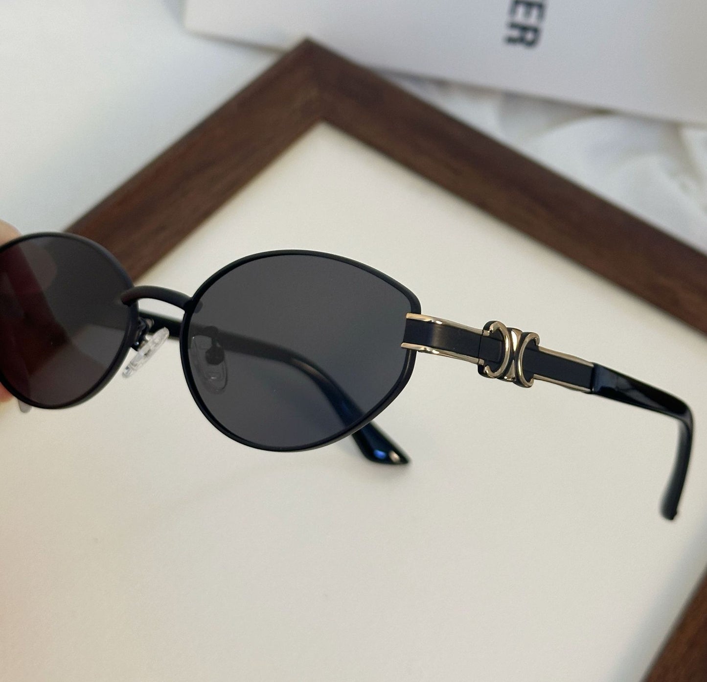 Triomphe Oval-Frame Sunglass