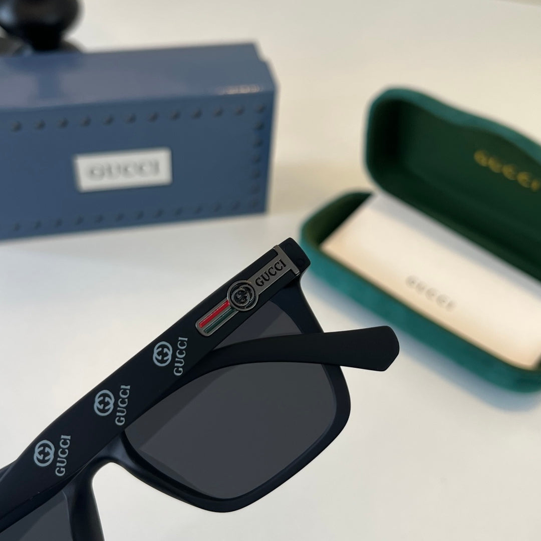 Gucc/ Sunglass