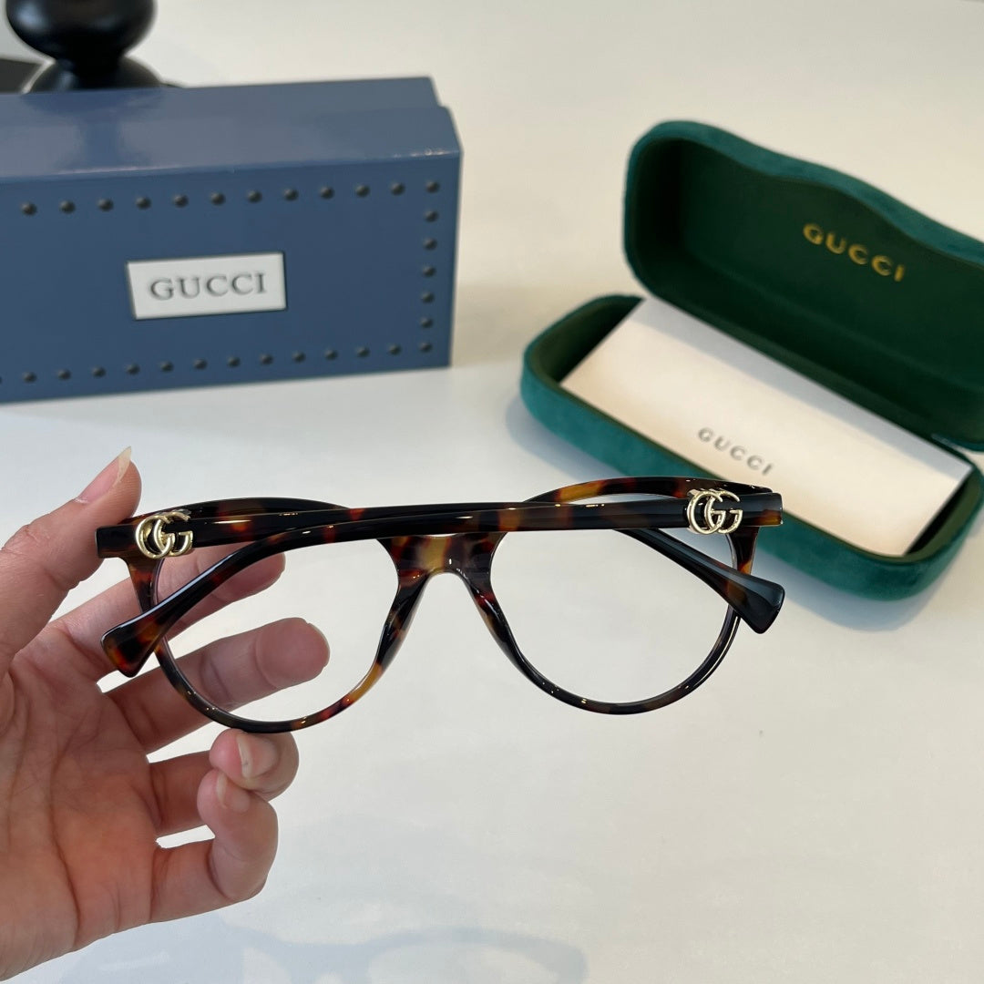 Gucc/ Glasses
