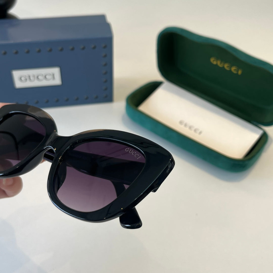 Gucc/ Sunglass