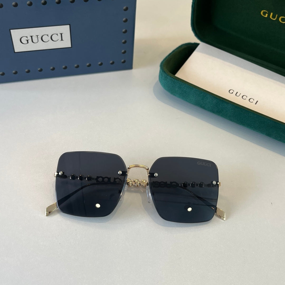Gucc/ Sunglass