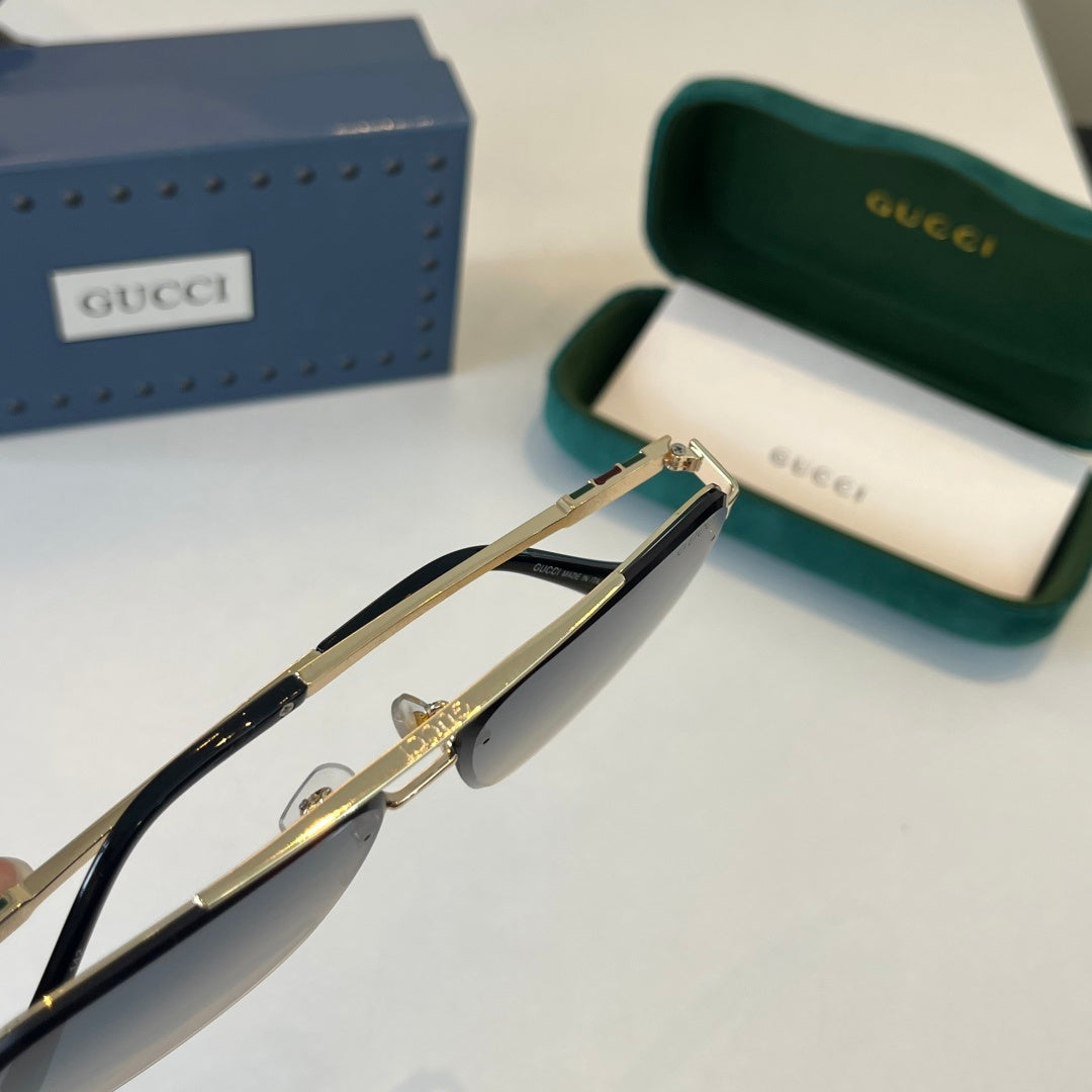 Gucc/ Sunglass