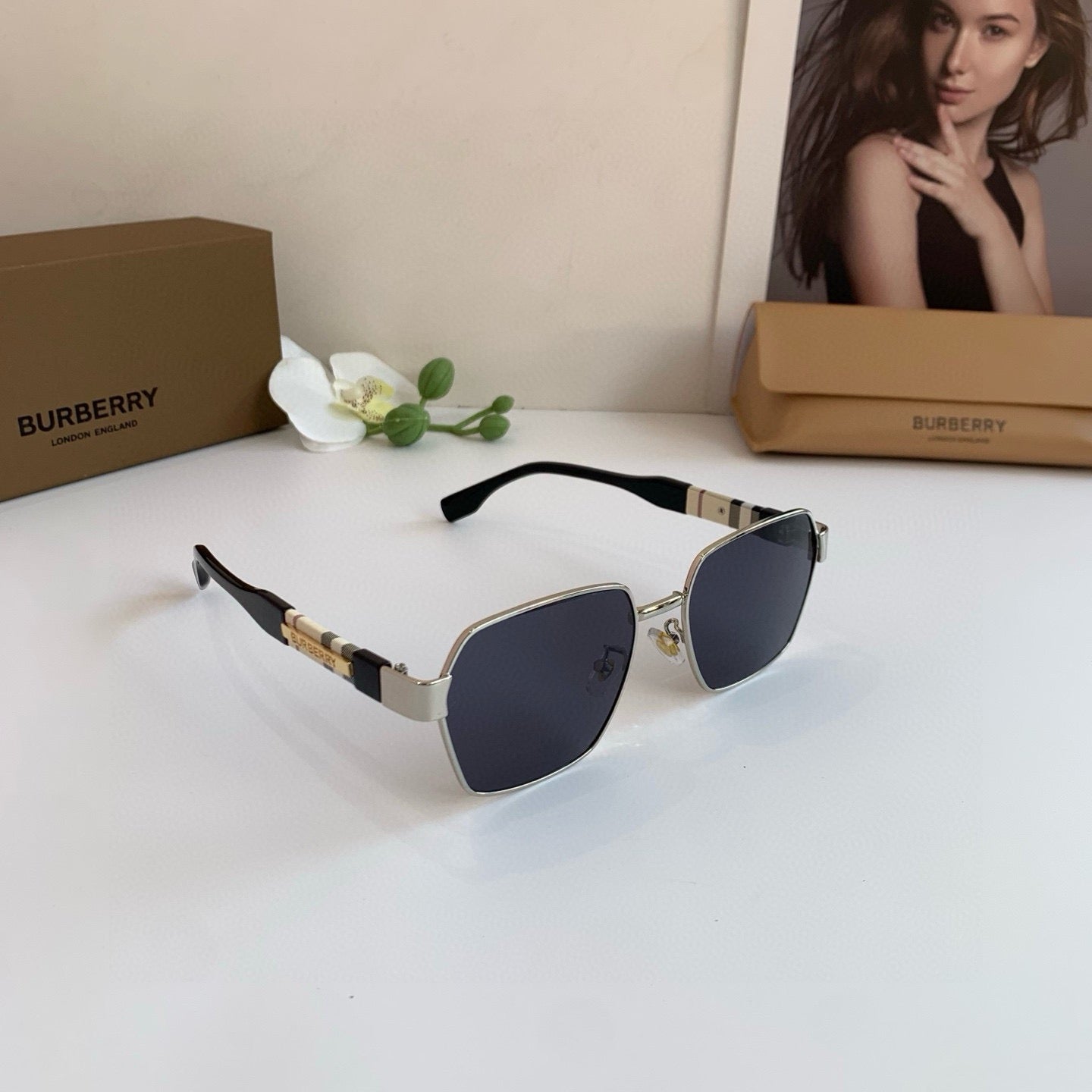 Burb/rry Sunglass