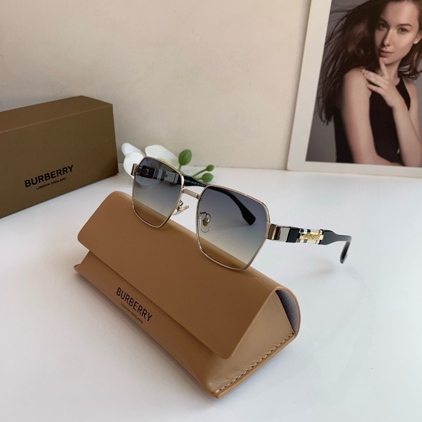 Burb/rry Sunglass